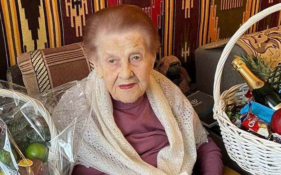 Почетного гражданина города Анну Городецкую поздравил с юбилеем мэр Воронежа