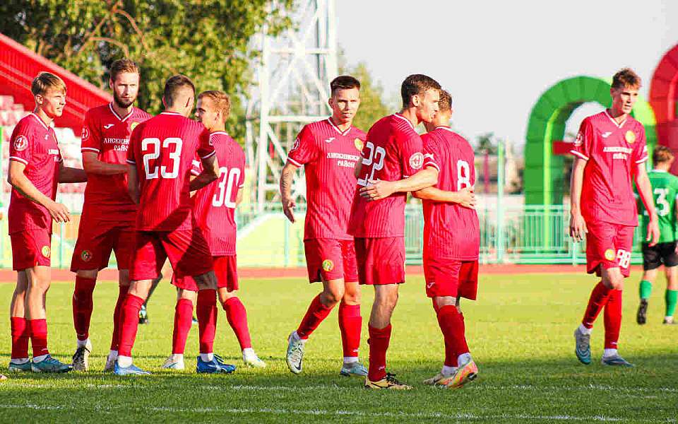 «Локомотив» из Лисок Воронежской области вышел в лидеры турнира СФФ «Центр»