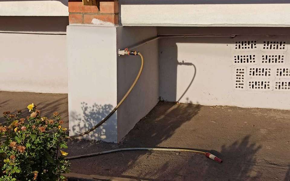 На 6 часов отключат воду 10 сентября на трех улицах в Воронеже