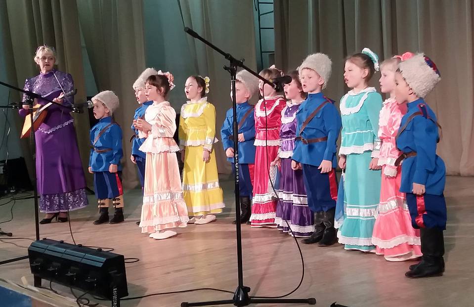 В Коминтерновском районе прошел фестиваль детского                               творчества «Веселая карусель»