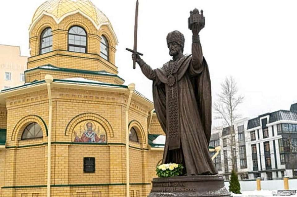 Николаю Чудотворцу в Воронеже открыли и освятили памятник