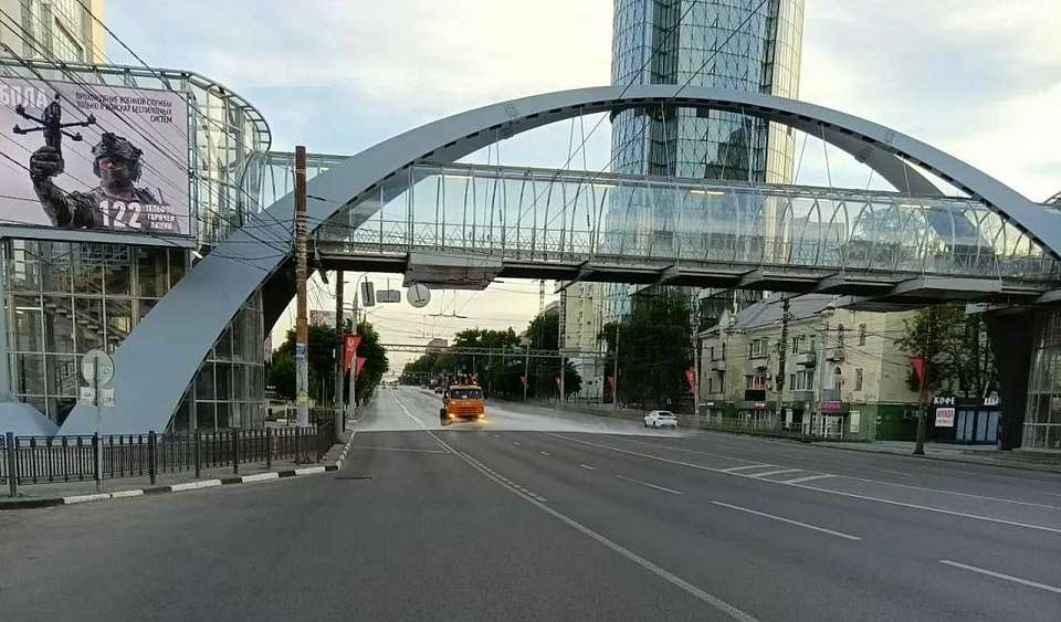 В Коминтерновском районе проводят уходные работы улично – дорожной сети