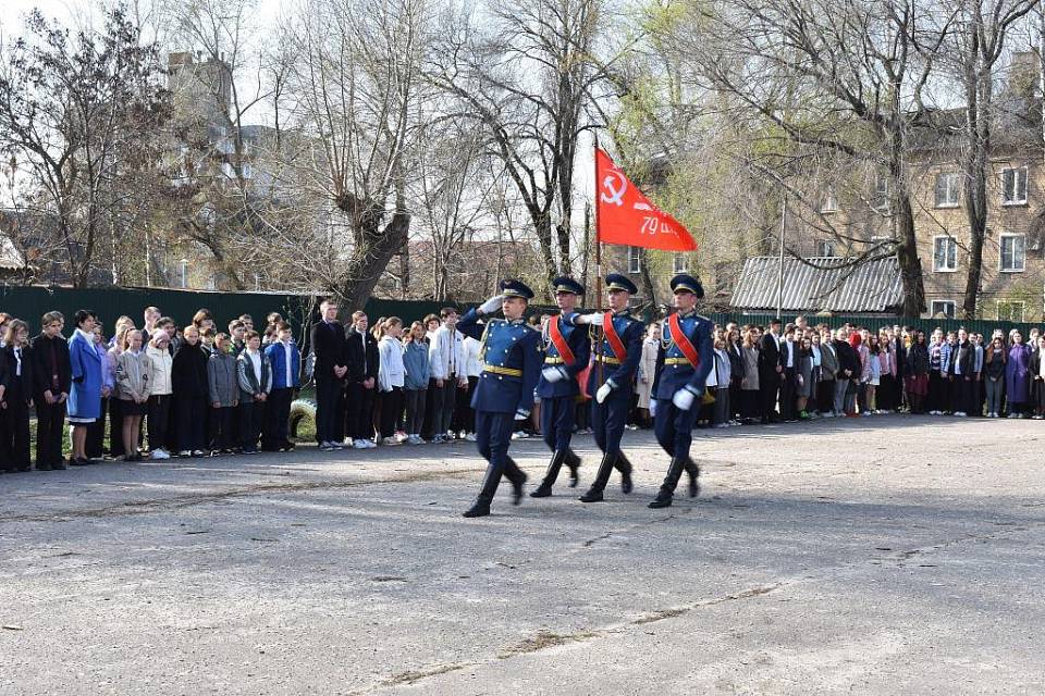 В Ленинском районе стартовала патриотическая акция «Равнение на Знамя Победы»