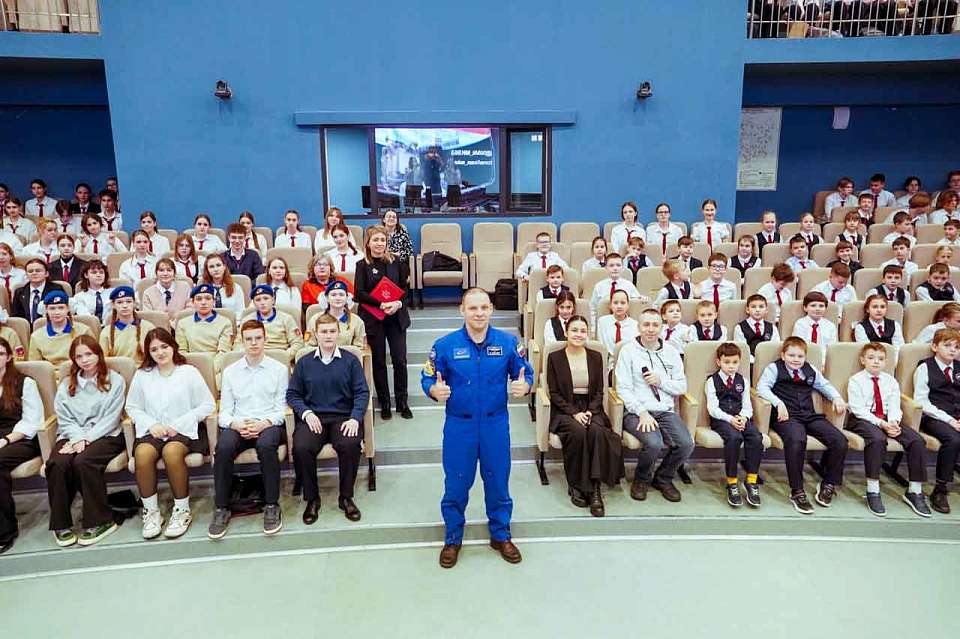 Космонавт Иван Вагнер рассказал в Воронеже о пути к звездам, орбитальном быте и инопланетянах