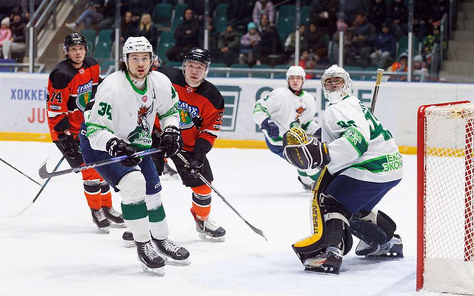 Хоккеисты «ЭкоНивы-Бобров» восстановили равновесие в противостоянии с ангарчанами