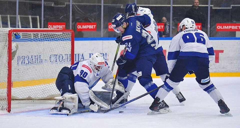 Хоккеисты воронежского «Бурана» уступили в Рязани