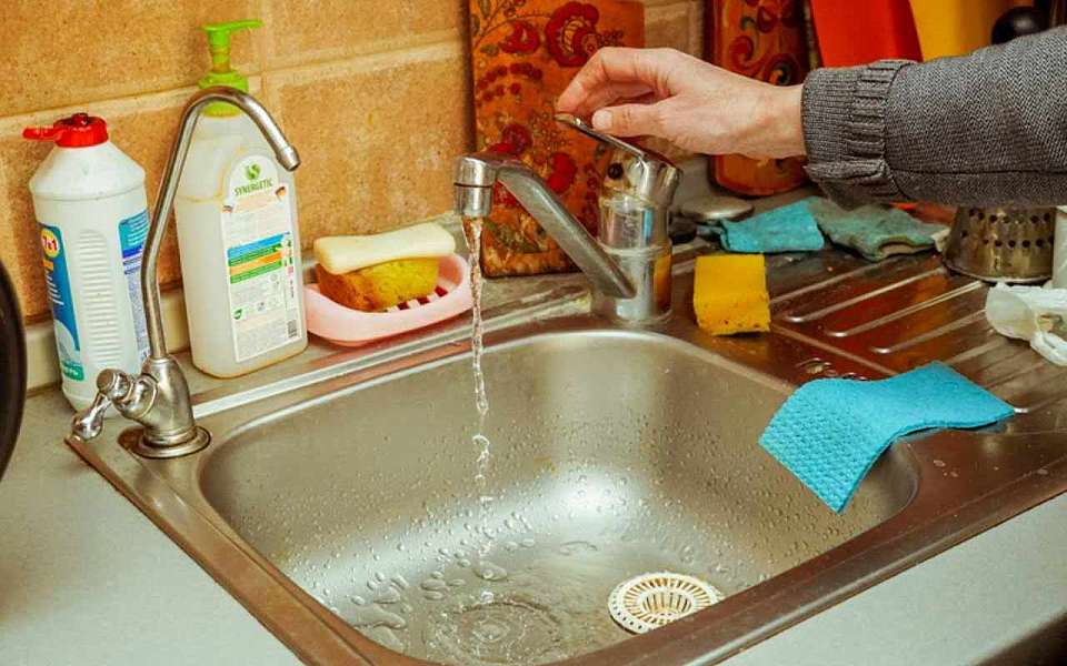 О масштабных перебоях с водой 29 июля предупредили жителей Воронежа и пригородного района