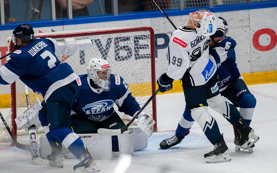 Воронежский «Буран» победил питерское «Динамо» на старте чемпионата ВХЛ