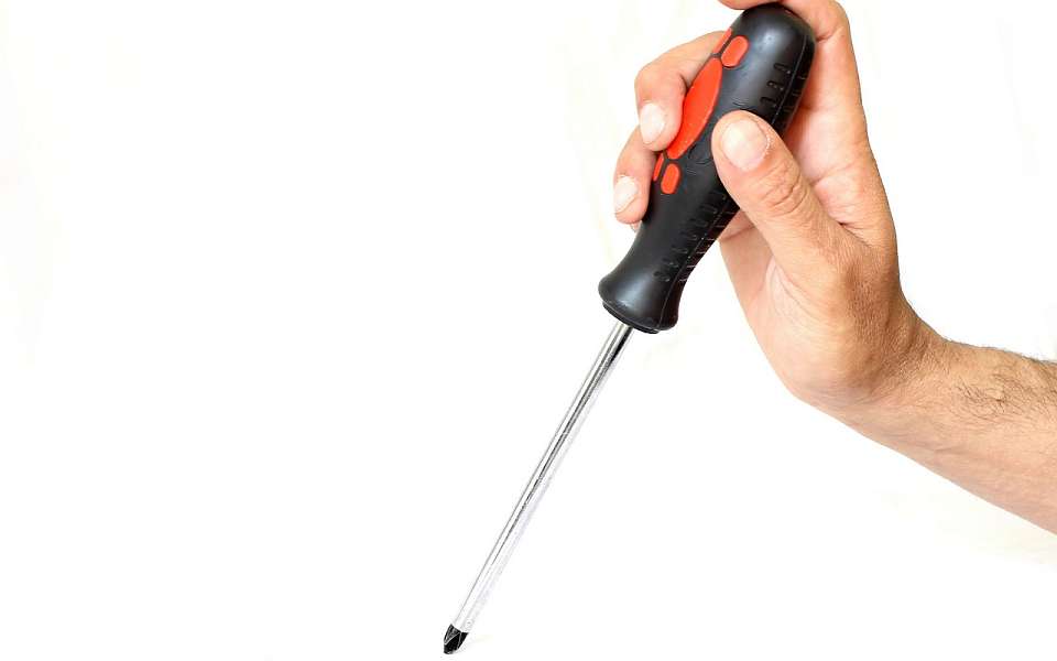 Отверткой убил один пенсионер другого в доме престарелых под Воронежем