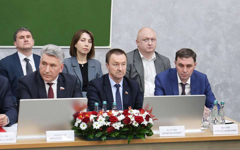 В ученом совете памяти профессора Игоря Есауленко принял участие мэр Воронежа