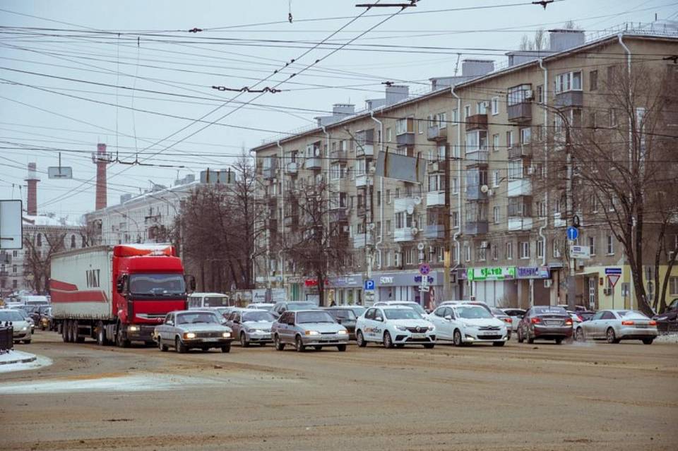 Пятничный Воронеж снова сковали вечерние 9-балльные пробки