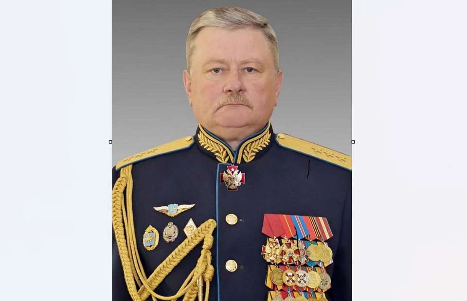 Генерал-полковника Геннадия Зиброва с юбилеем поздравил мэр Воронежа Сергей Петрин