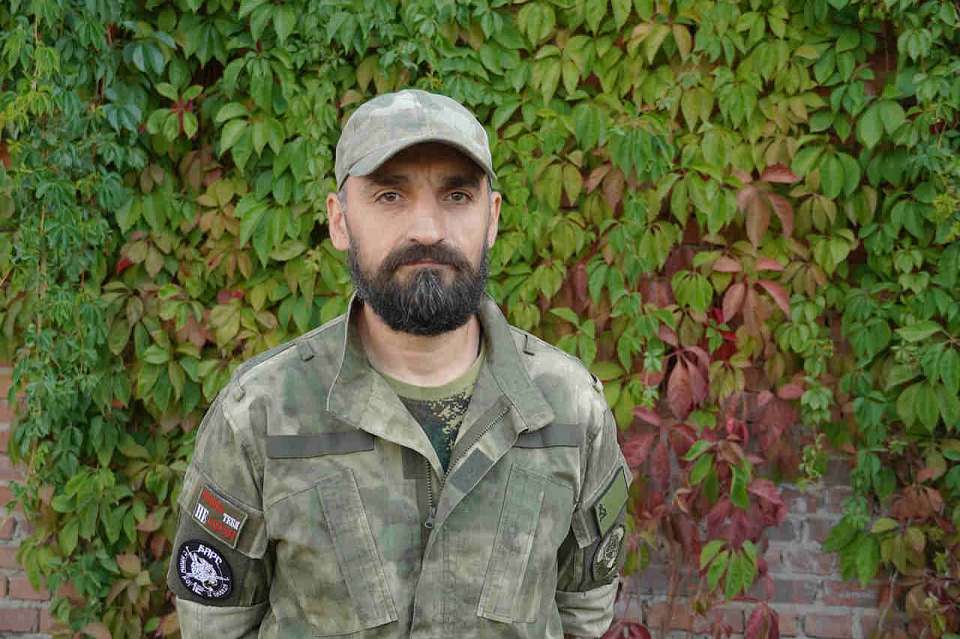 Заместитель командира роты отряда БАРС-12 Александр Жданов: «Если мы хотим победить – помощь каждого нужна»