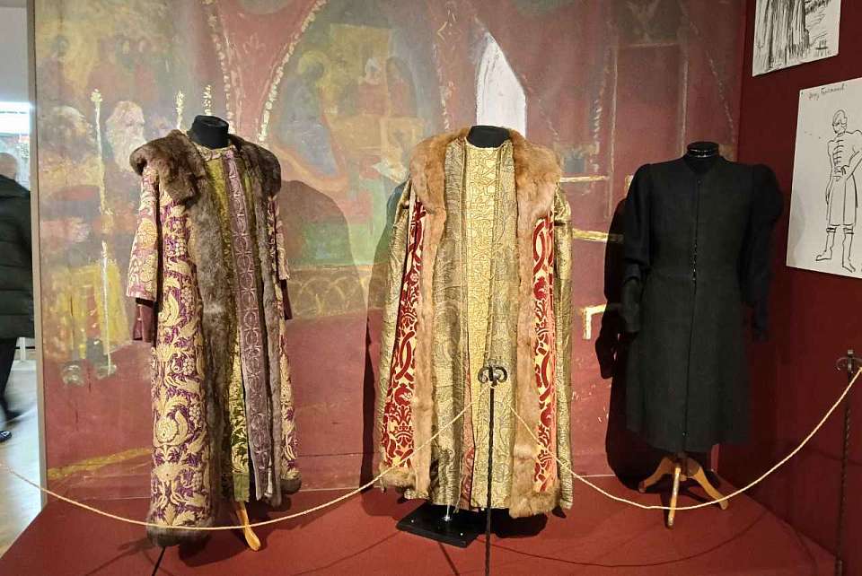 В Воронеж привезли костюмные комплексы из легендарных отечественных фильмов