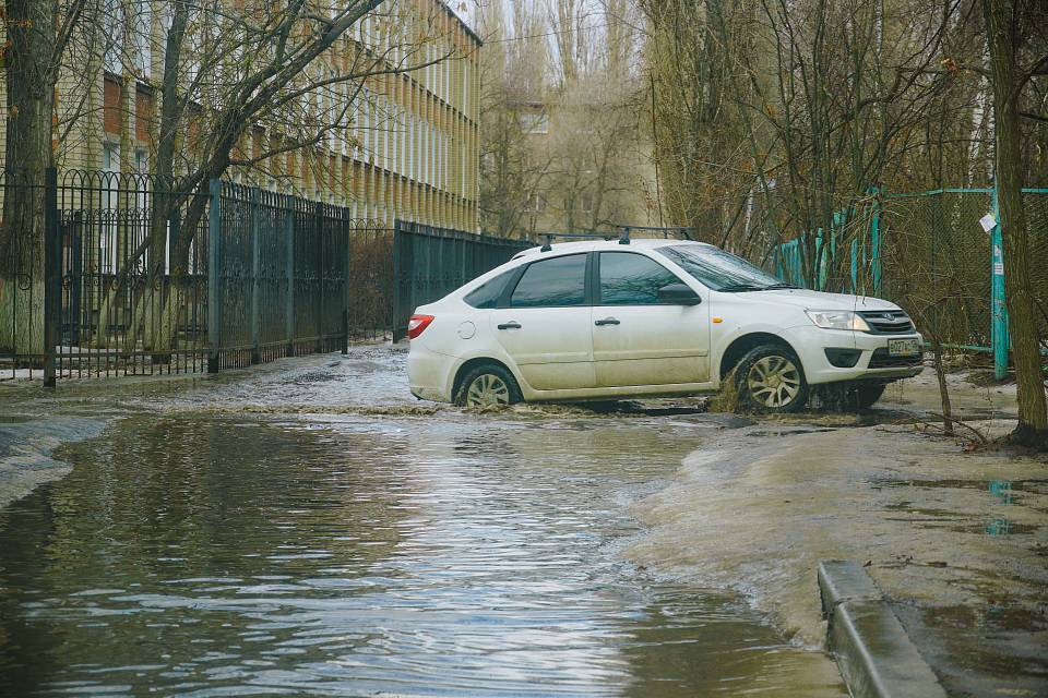 В Воронеже передали штормовое предупреждение о дождях с грозами и шквальном ветре