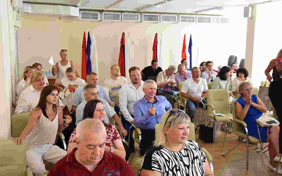 Преподавателей физической культуры поздравили с Всероссийским днем физкультурника