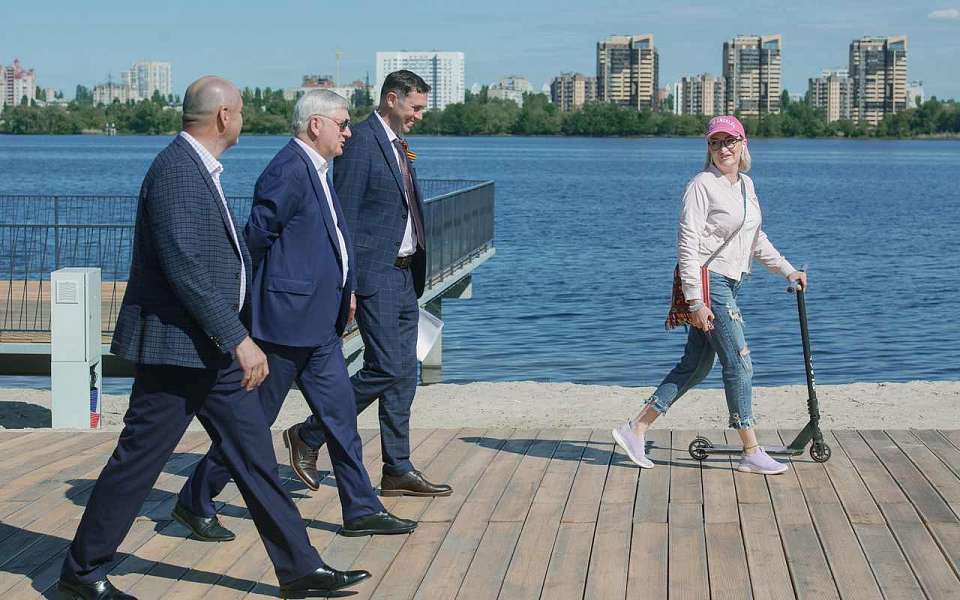 Предложения по развитию Петровской набережной в Воронеже внес губернатор Александр Гусев