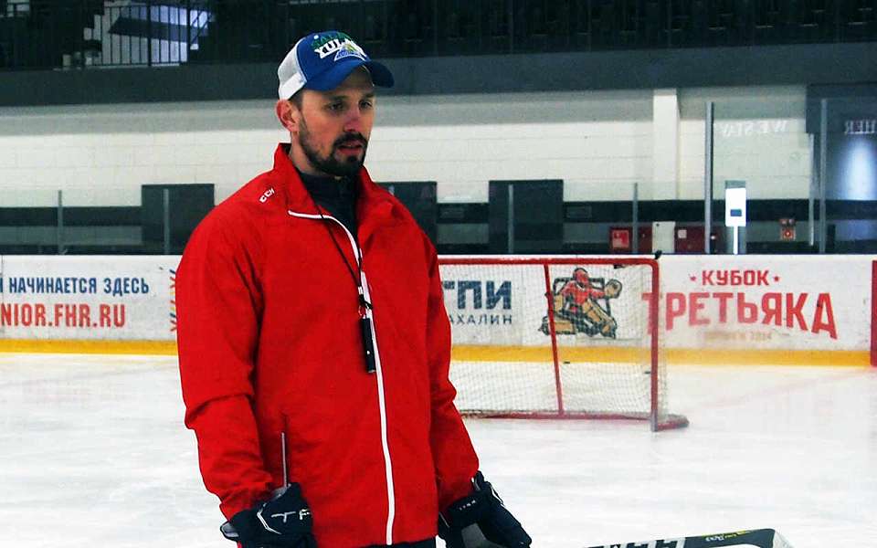 Воронежец Александр Скрынник стал тренером «Бурана» по работе с вратарями