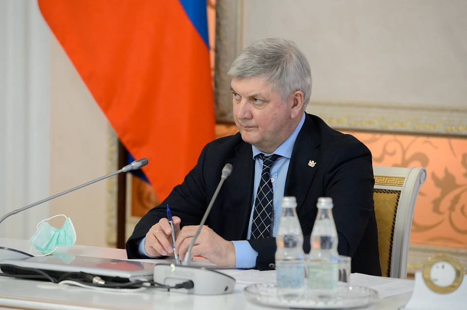 Воронежский губернатор пообещал помощь родственникам погибших в выгребной яме