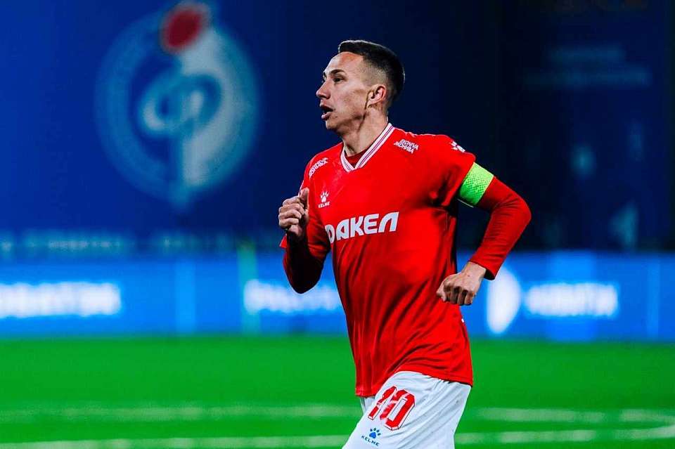 На премию «За верность» претендует игрок «Факела» Ильнур Альшин