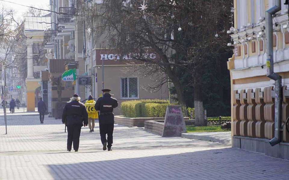 Патрулирование пришкольных территорий ввели в воронежском райцентре после драки учениц
