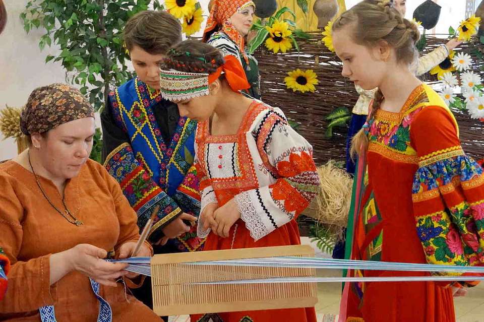 Ученый-психолог объяснила, почему все больше молодых воронежцев занимаются рукоделием