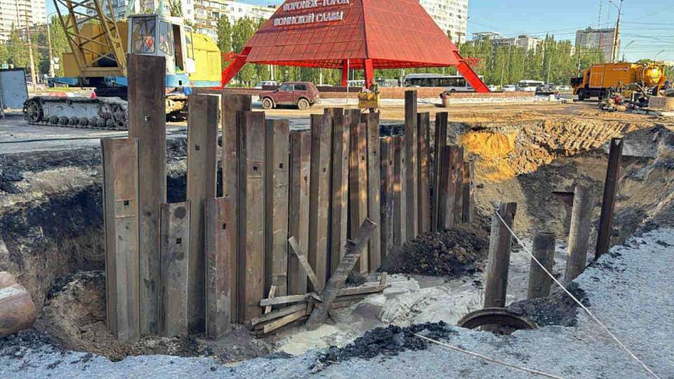 Заглушку установили в повреждённый коллектор на Московском проспекте в Воронеже