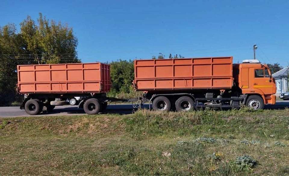 Пенсионер на мопеде погиб после ДТП с КамАЗом в Воронежской области