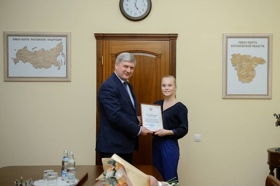 Губернатор предложил присвоить Ангелине Мельниковой звание почетного гражданина Воронежа