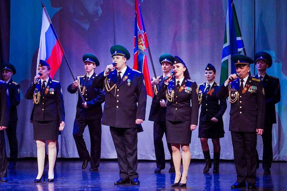 В преддверии Дня защитника Отечества ветераны подарили воронежцам праздничный концерт