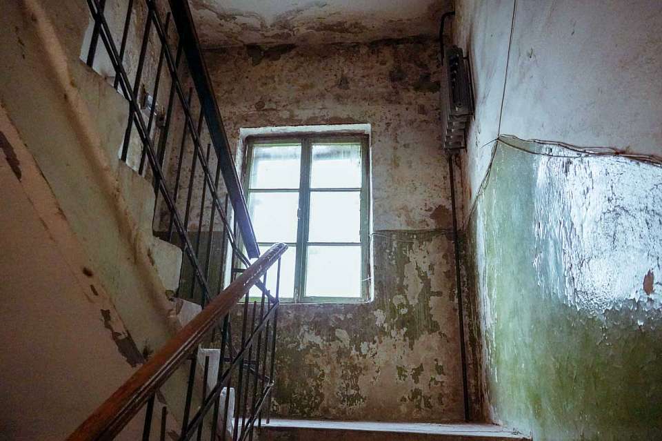 Глава СК Бастрыкин потребовал разобраться в ситуации с непригодным для проживания домом в Воронеже